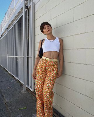 山東一商家芒果禮盒藏《5年中考3年模擬》試卷,還有語文課本,商家回應