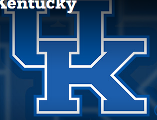 丞相祠堂何處尋，錦官城外柏森森。