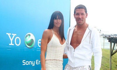 斫去桂婆娑。人道是、清光更多。