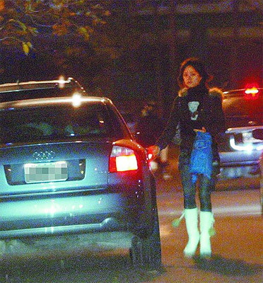 女網紅回應質疑：男人打球就能賺3000萬 我從零創業同樣值得尊重